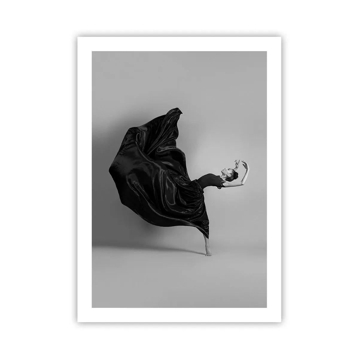 Poster - Un'elegante ballerina in abito nero in movimento - 50x70cm - Musica alata - Decorazione murale moderna per soggiorno e camera da letto ARTTOR