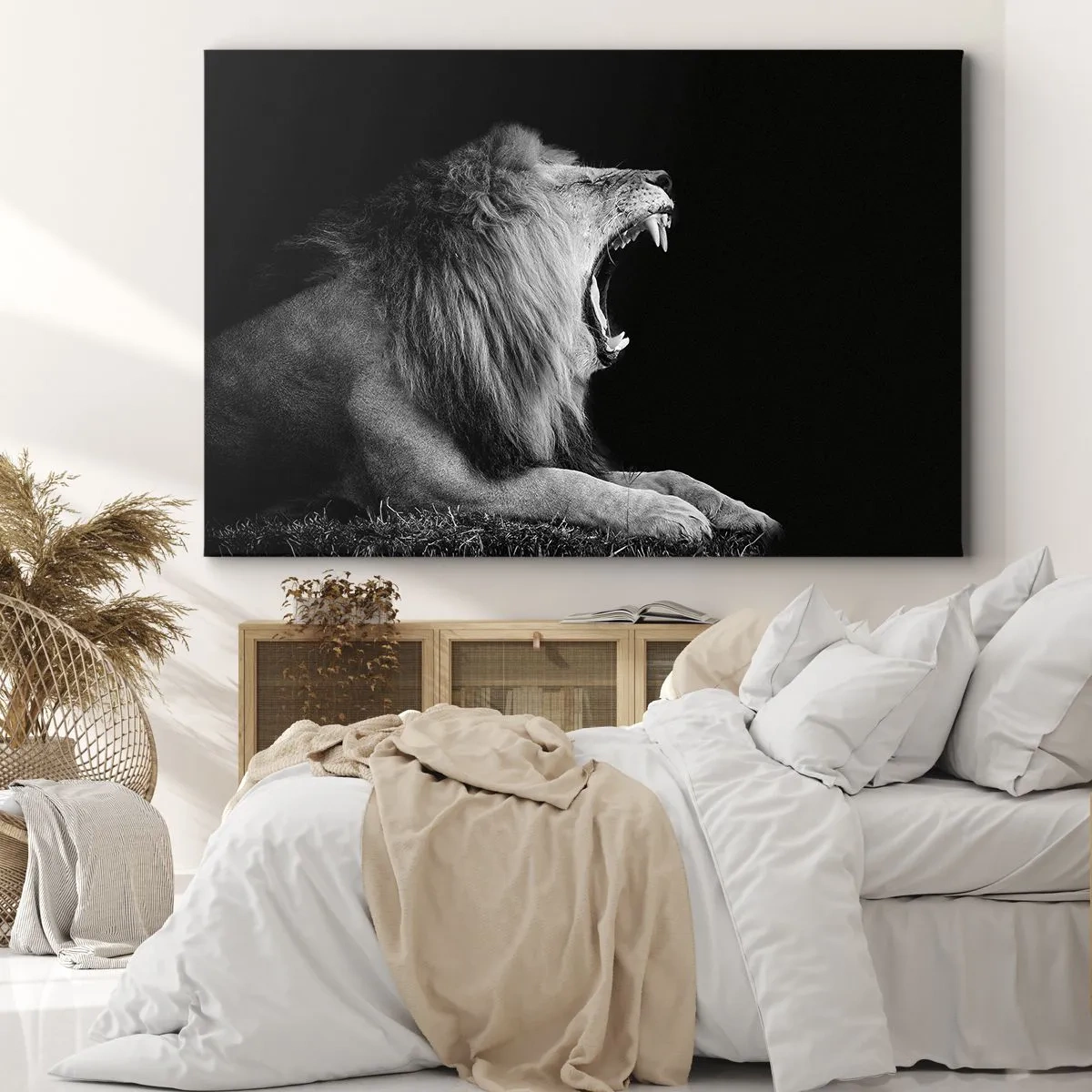 Quadro su tela - Stampe su Tela - Un leone ruggente su sfondo nero nei toni del bianco e del nero - 70x50cm - Senza alcun dubbio - Decorazione murale moderna per soggiorno e camera da letto ARTTOR