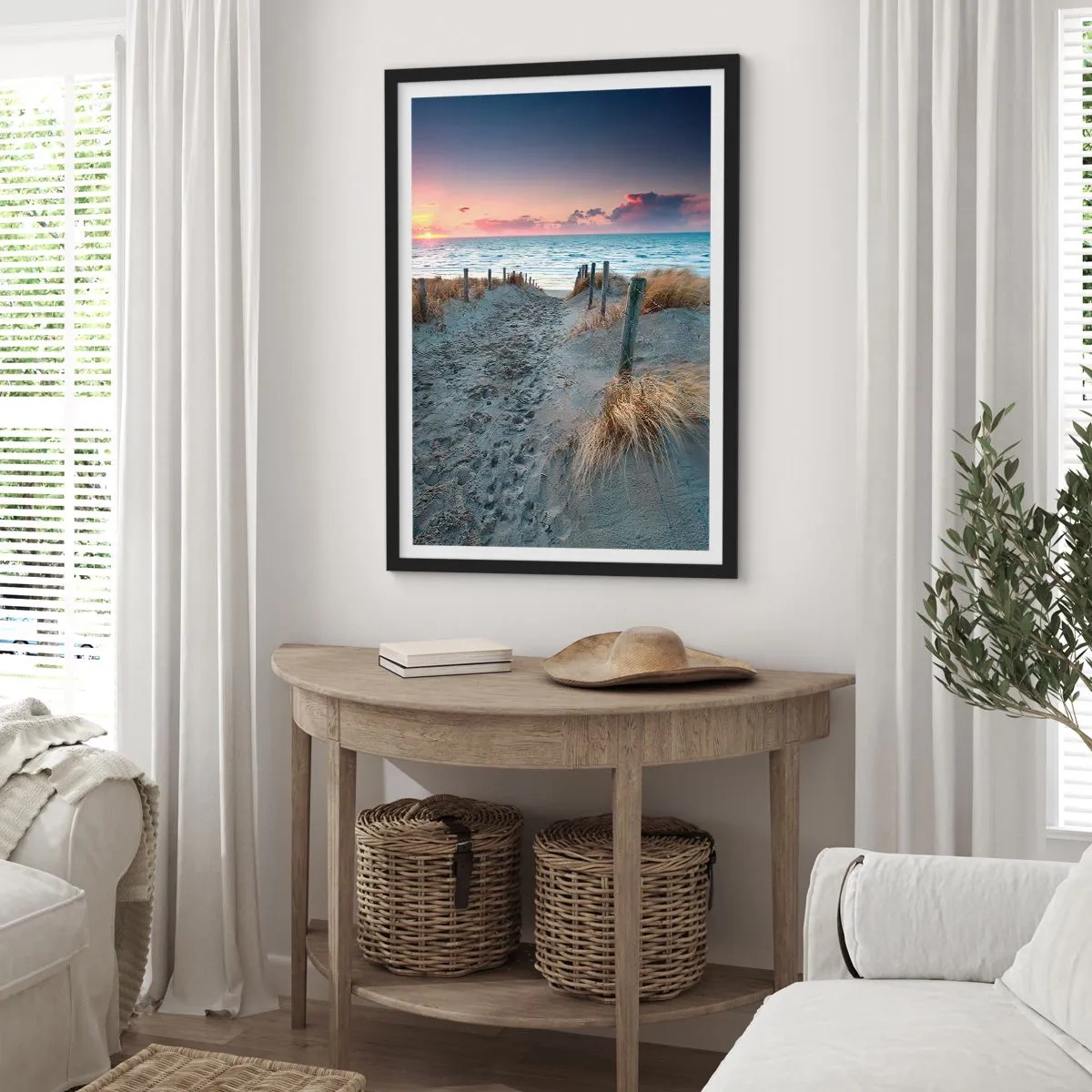 Poster in cornice nera - Sentiero sulla spiaggia al tramonto con vista mare - 50x70cm - Hai versato un arcobaleno di luce radiosa... - Decorazione murale moderna per soggiorno e camera da letto ARTTOR