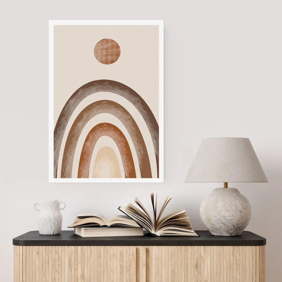 Poster - Motivo astratto di archi e sole nei toni della terra - 50x70cm - In una galassia lontana - Decorazione murale moderna per soggiorno e camera da letto ARTTOR