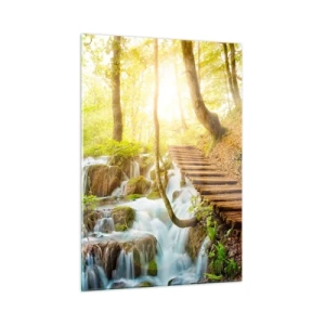 Quadro su vetro - Una cascata nella foresta con un sentiero in legno illuminato dalla luce del sole - 50x70cm - Bramata freschezza - Decorazione murale moderna per soggiorno e camera da letto ARTTOR