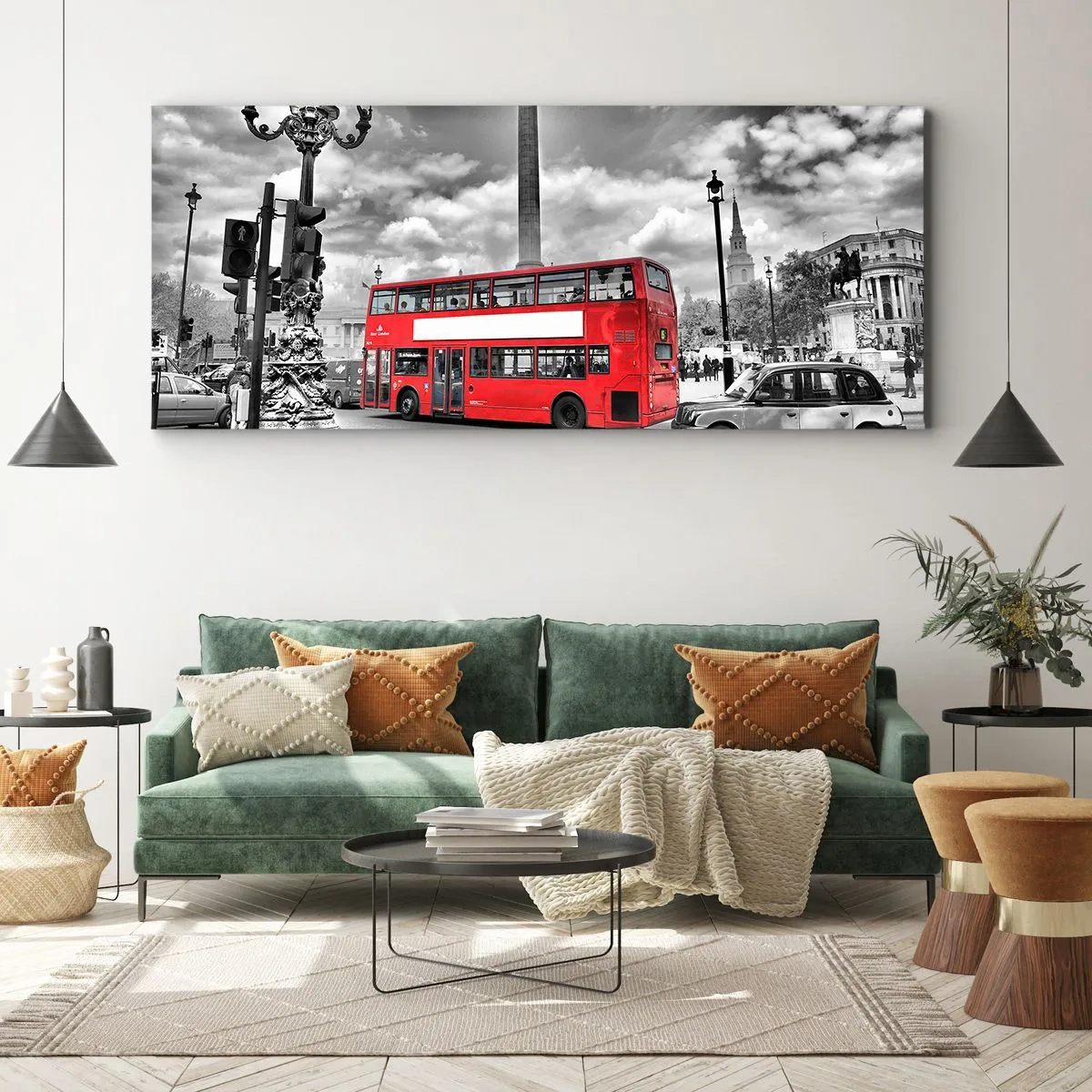 Quadro su tela - Stampe su Tela - Un autobus rosso a due piani sullo sfondo di una città in bianco e nero - 120x50cm - Il vero flusso sanguigno della città - Decorazione murale moderna per soggiorno e camera da letto ARTTOR