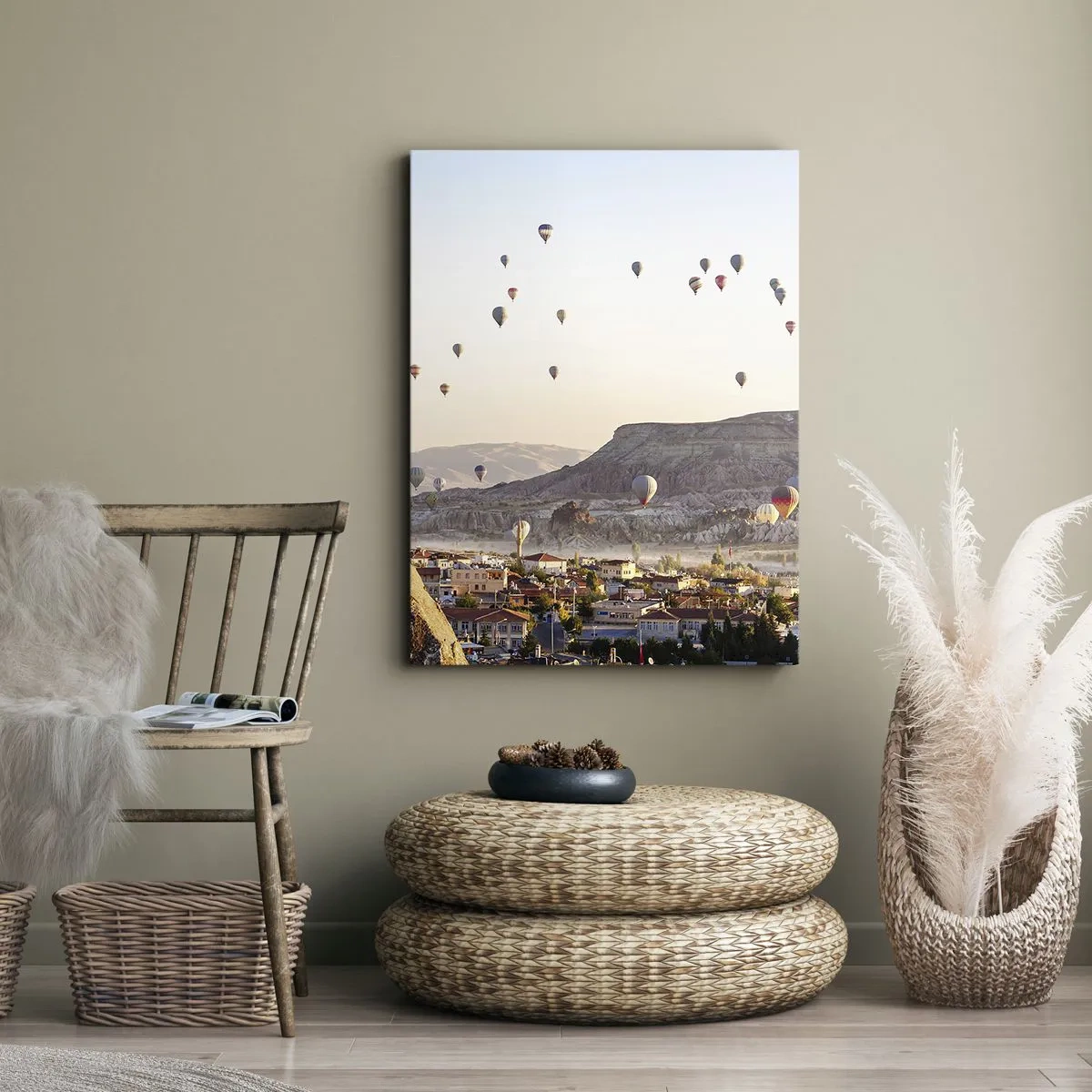 Quadro su tela - Stampe su Tela - Cappadocia con mongolfiere sullo sfondo di pittoresche colline - 80x120cm - Come navi nel cielo - Decorazione murale moderna per soggiorno e camera da letto ARTTOR