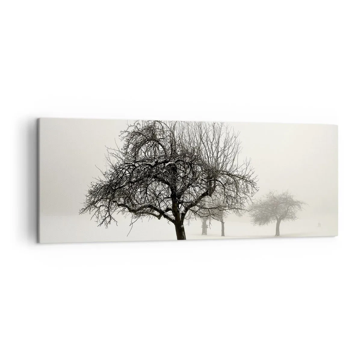 Quadro su tela - Stampe su Tela - Alberi in un campo innevato circondato dalla nebbia - 140x50cm - Sogno invernale - Decorazione murale moderna per soggiorno e camera da letto ARTTOR