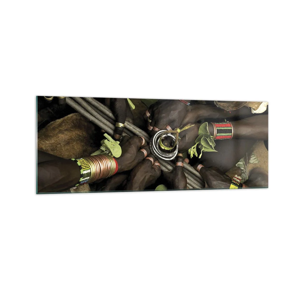 Quadro su vetro - Tradizionali braccialetti a mano in un gruppo di mani - 140x50cm - Siamo insieme - Decorazione murale moderna per soggiorno e camera da letto ARTTOR