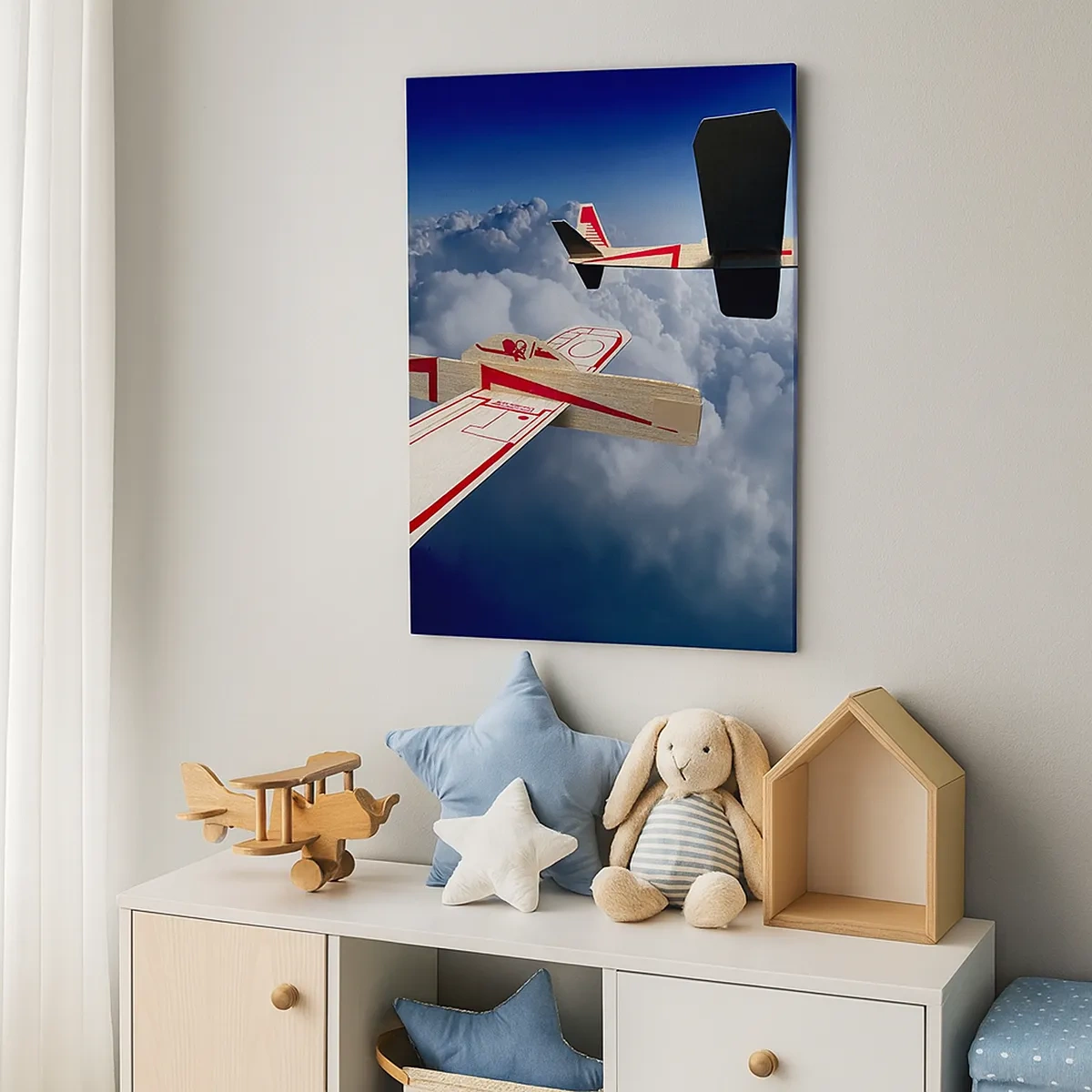 Quadro su tela - Stampe su Tela - Due aeroplani di legno che sorvolano le nuvole contro un cielo azzurro. - 50x70cm - Più in alto, più lontano - Decorazione murale moderna per soggiorno e camera da letto ARTTOR