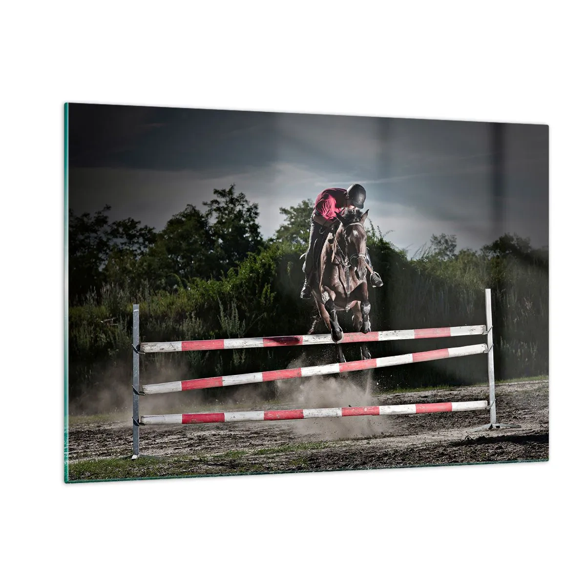 Quadro su vetro - Un cavaliere a cavallo salta un ostacolo sullo sfondo della natura - 120x80cm - Insieme fino alla vittoria - Decorazione murale moderna per soggiorno e camera da letto ARTTOR