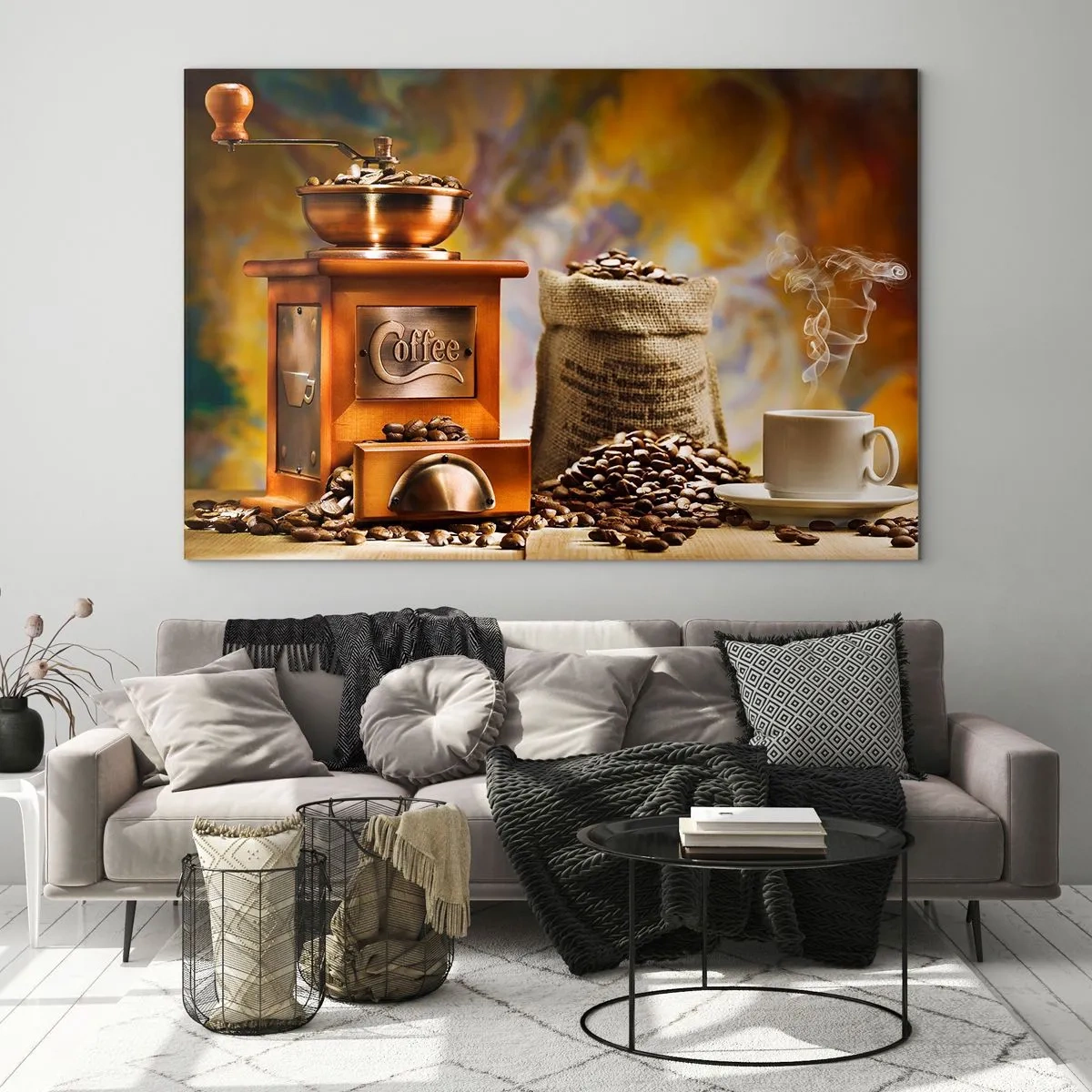 Quadro su vetro - Macinacaffè, chicchi e una tazza su un tavolo di legno - 120x80cm - Scricchiolio dei chicchi, tintinnio del macinino - Decorazione murale moderna per soggiorno e camera da letto ARTTOR