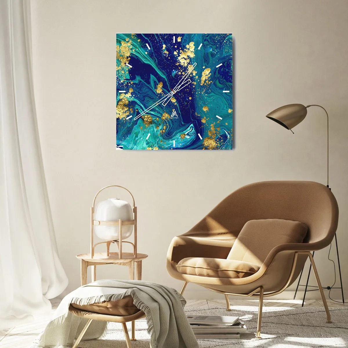 Orologio da parete - Orologio in Vetro - Una composizione astratta con accenti blu, verdi e dorati. - 30x30cm - Petali di sole - Decorazione murale moderna per soggiorno e camera da letto ARTTOR