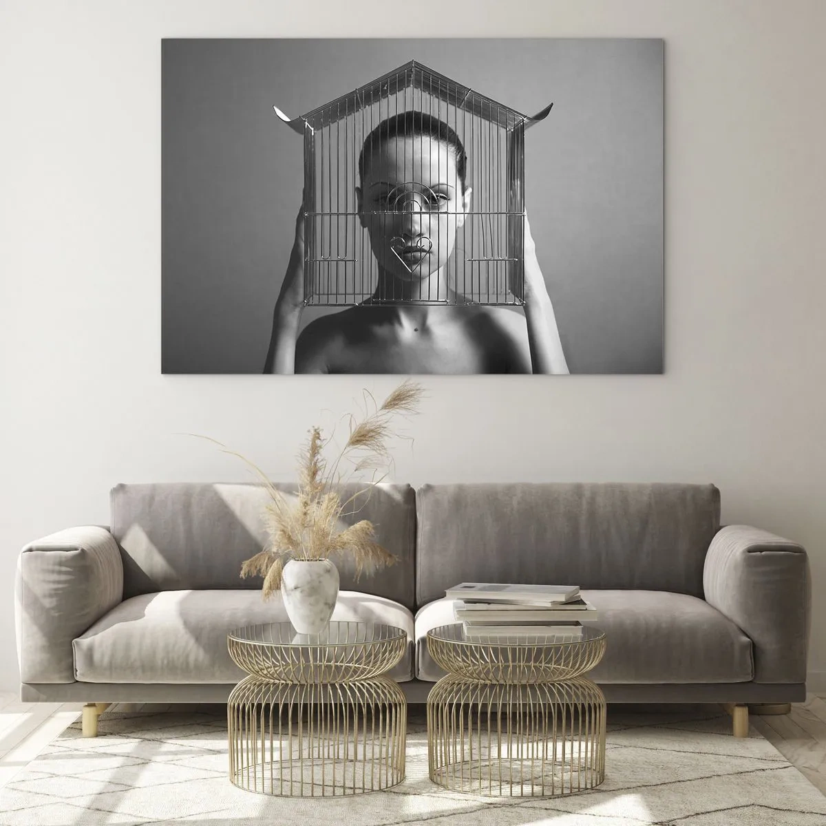 Quadro su vetro - Donna con una gabbia a forma di casa sul viso in bianco e nero - 70x50cm - Ritratto un po' surreale - Decorazione murale moderna per soggiorno e camera da letto ARTTOR