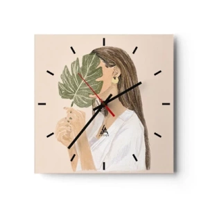 Orologio da parete - Orologio in Vetro - Ritratto di una donna con una foglia di monstera su uno sfondo beige - 30x30cm - Misterioso ritratto con ventaglio - Decorazione murale moderna per soggiorno e camera da letto ARTTOR