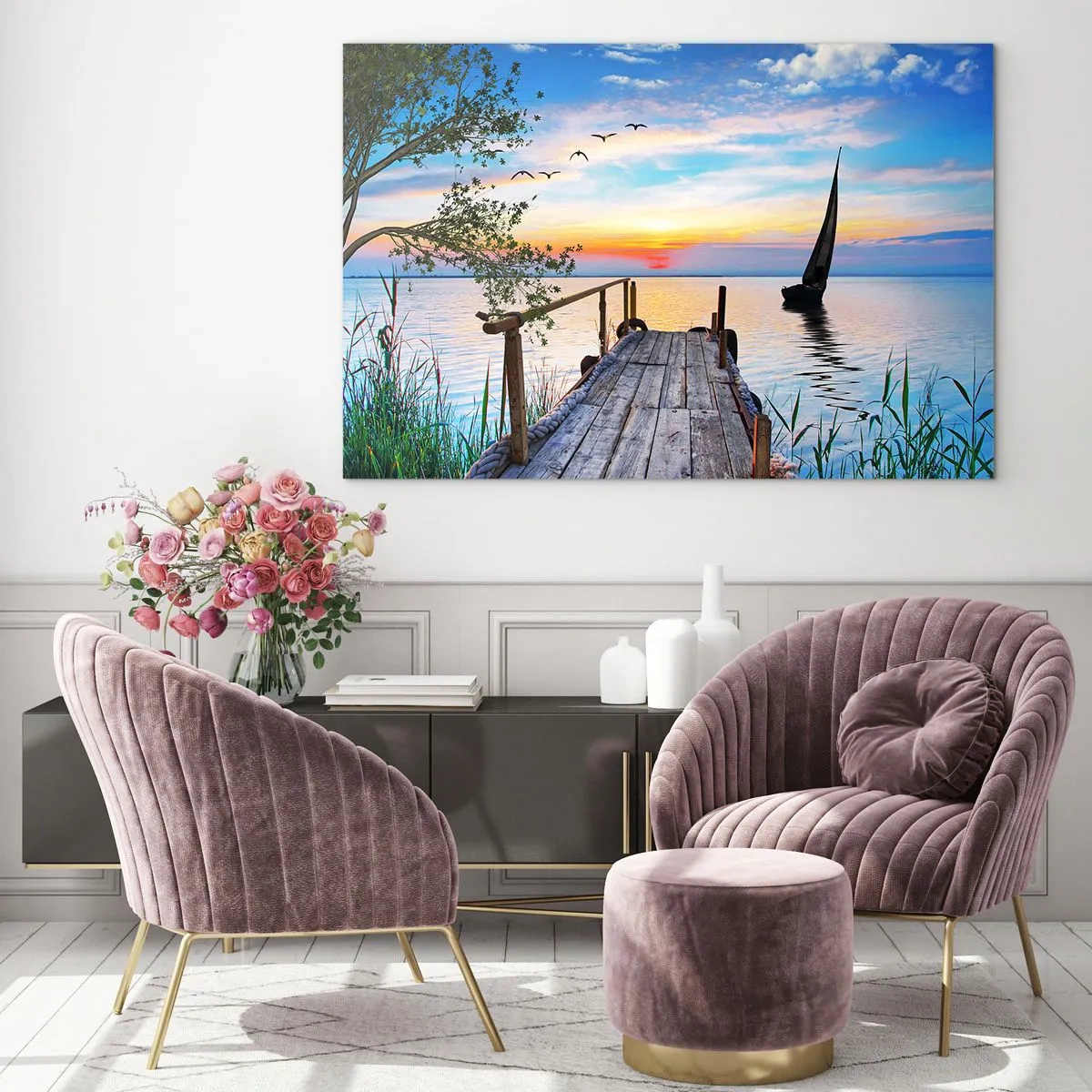 Quadro su vetro - Un molo sul lago al tramonto con una barca a vela sullo sfondo - 100x70cm - Buona sera - Decorazione murale moderna per soggiorno e camera da letto ARTTOR
