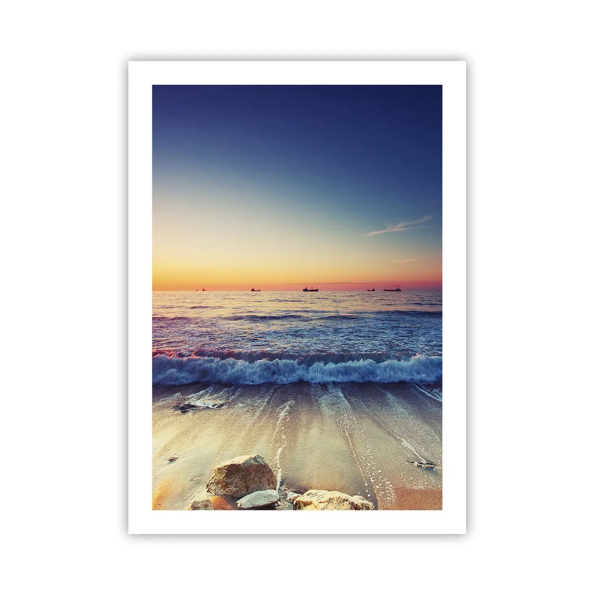 Poster - Tramonto sul mare con dolci onde sulla spiaggia - 50x70cm - Cosa c'è dietro l'orizzonte? - Decorazione murale moderna per soggiorno e camera da letto ARTTOR