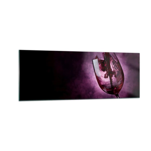 Quadro su vetro - Vino rosso versato in un bicchiere su uno sfondo di fumo viola - 140x50cm - Scarlatto? Carminio? No, rubino - Decorazione murale moderna per soggiorno e camera da letto ARTTOR