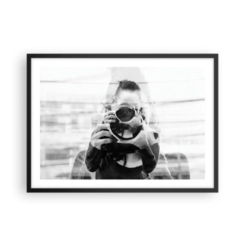 Poster in cornice nera - Ritratto in bianco e nero con doppia esposizione di un fotografo - 70x50cm - Il creatore e il materiale - Decorazione murale moderna per soggiorno e camera da letto ARTTOR