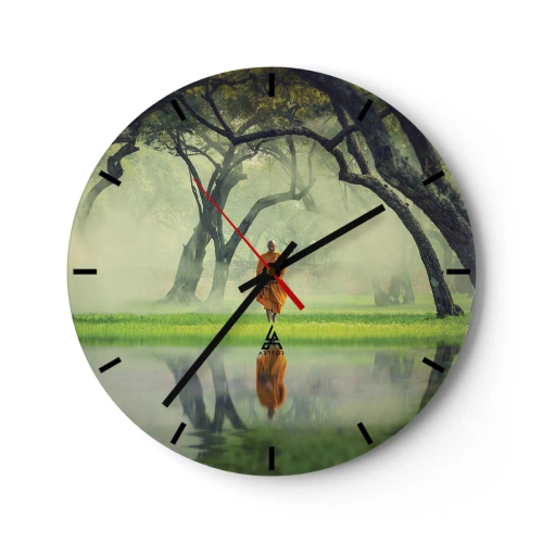 Orologio da parete - Orologio in Vetro - Un monaco nella foresta riflesso nell'acqua - 30x30cm - In cammino verso l'illuminazione - Decorazione murale moderna per soggiorno, cucina e camera da letto ARTTOR
