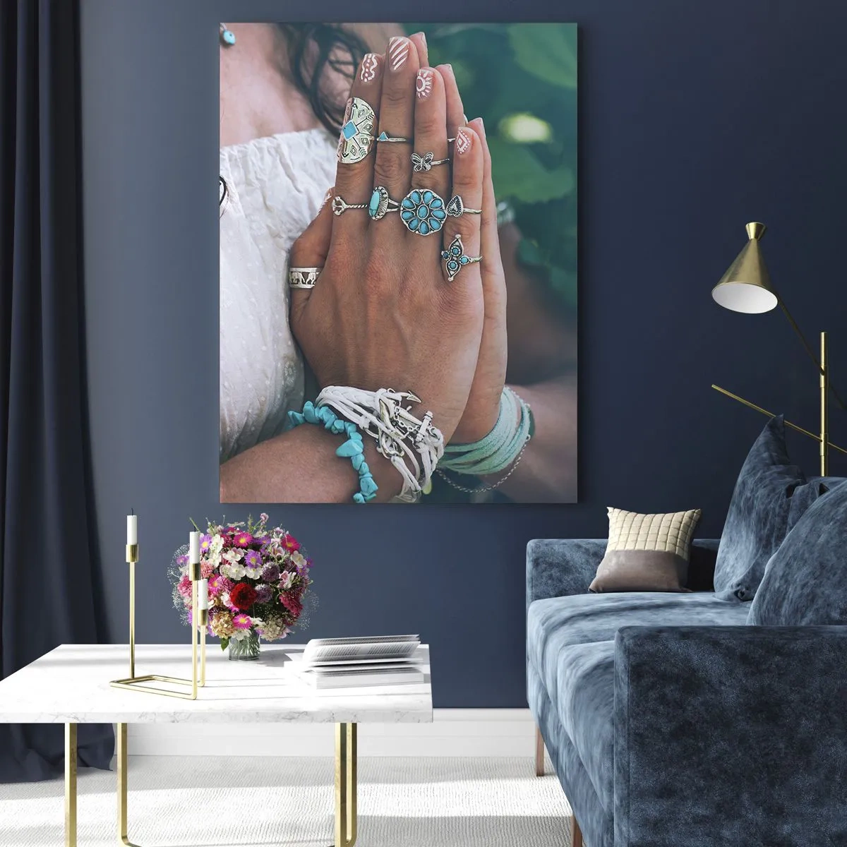 Quadro su vetro - Mani decorate con gioielli boho - 80x120cm - Benvenuto al centro dell'essere - Decorazione murale moderna per soggiorno e camera da letto ARTTOR