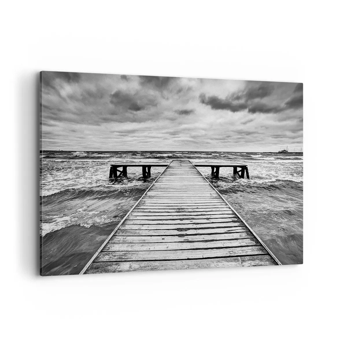 Quadro su tela - Stampe su Tela - Una vista in bianco e nero di un molo di legno su un mare in tempesta. - 100x70cm - Aspetto che il vento le scacci via... - Decorazione murale moderna per soggiorno e camera da letto ARTTOR