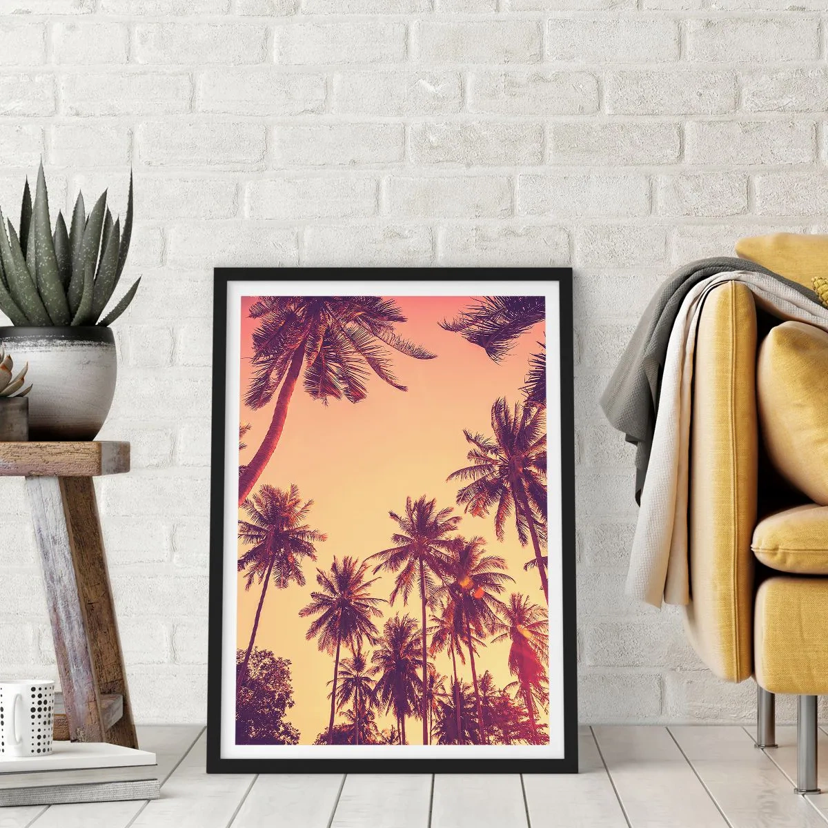 Poster in cornice nera - Palme nei caldi colori del tramonto - 50x70cm - Composizione tropicale - Decorazione murale moderna per soggiorno e camera da letto ARTTOR
