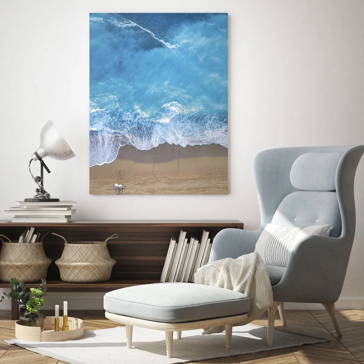 Quadro su vetro - Vista aerea della spiaggia e delle onde che si infrangono - 50x70cm - La forza del blu - Decorazione murale moderna per soggiorno e camera da letto ARTTOR