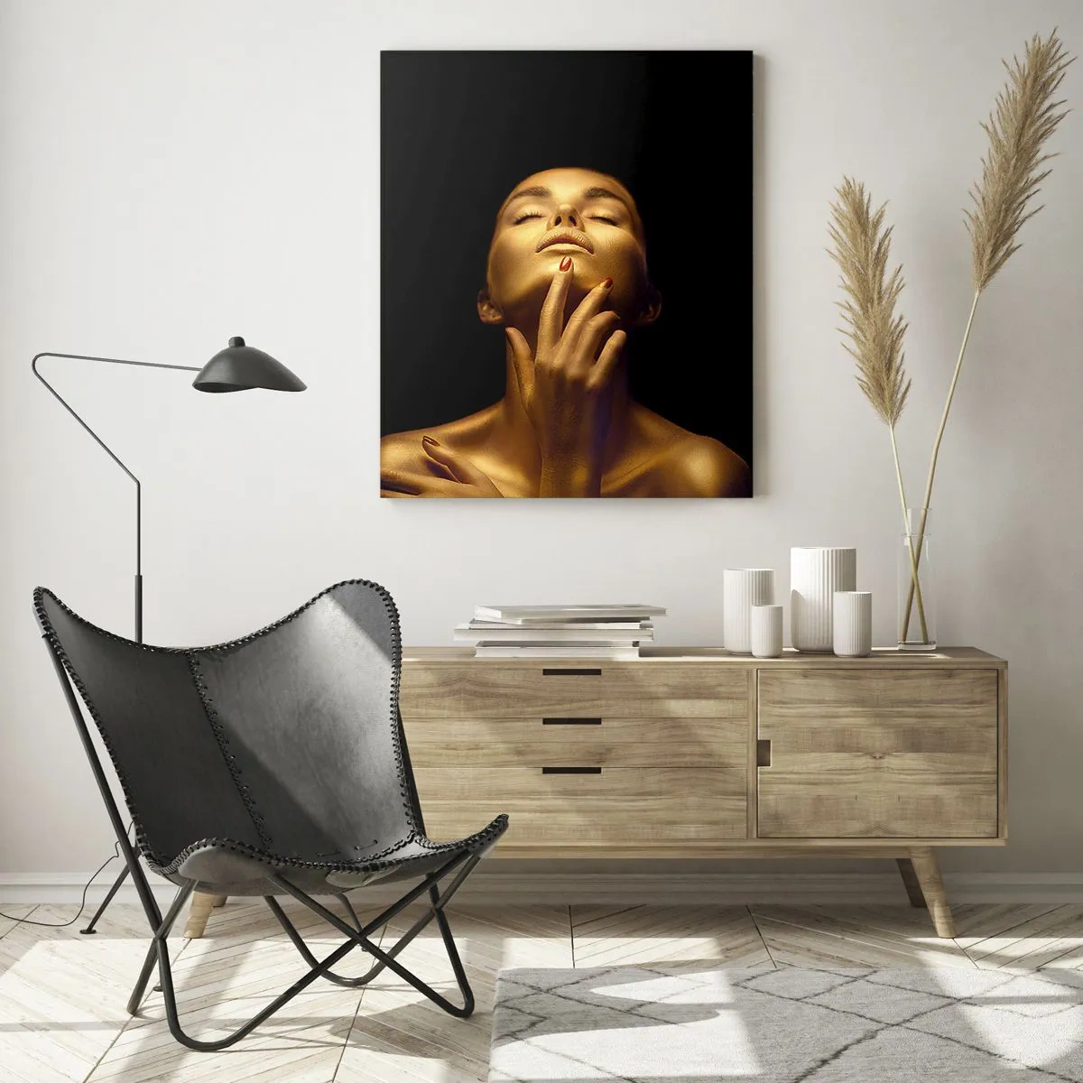 Quadro su vetro - Ritratto di una donna in tonalità dorate - 50x70cm - Come seta d'oro - Decorazione murale moderna per soggiorno e camera da letto ARTTOR