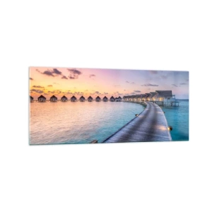 Quadro su vetro - Il molo che conduce ai cottage sul lungomare al tramonto - 120x50cm - Vacanze: ritorno alle fonti - Decorazione murale moderna per soggiorno e camera da letto ARTTOR