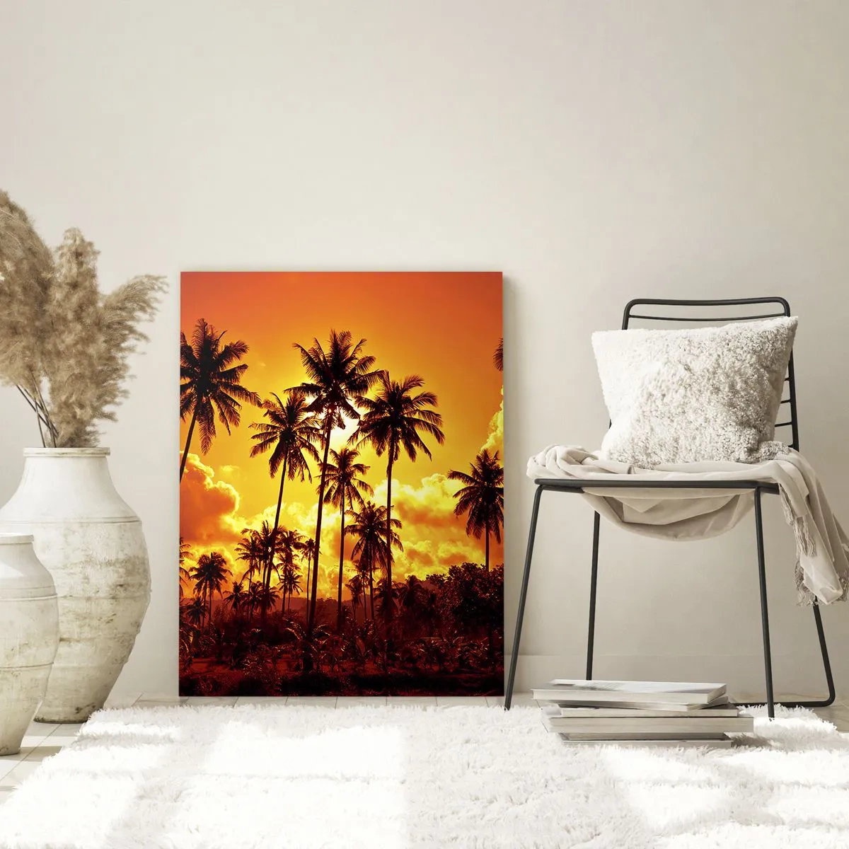 Quadro su vetro - Palme sullo sfondo di un tramonto infuocato - 50x70cm - Bruciano i monti, bruciano i boschi - Decorazione murale moderna per soggiorno e camera da letto ARTTOR