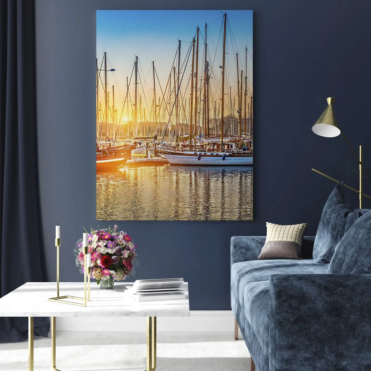 Quadro su vetro - Tramonto su un porto turistico pieno di barche a vela - 70x100cm - Anche il vento va a dormire - Decorazione murale moderna per soggiorno e camera da letto ARTTOR