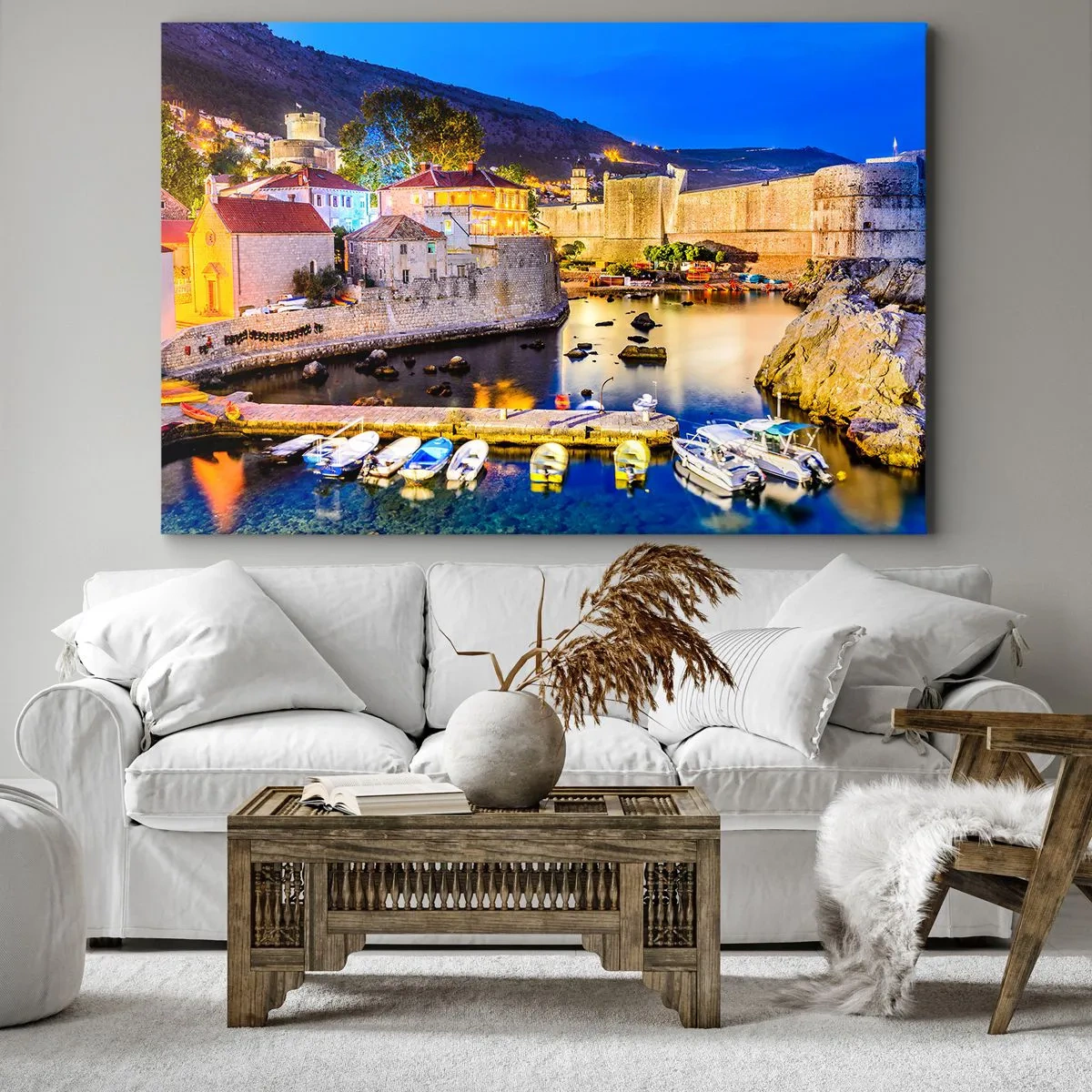 Quadro su tela - Stampe su Tela - Un pittoresco porto di notte con edifici illuminati - 70x50cm - Notte luminosa sull'Adriatico - Decorazione murale moderna per soggiorno e camera da letto ARTTOR