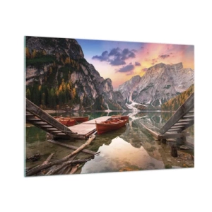 Quadro su vetro - Lago di montagna con molo e barche all'alba - 100x70cm - La promessa del giorno - Decorazione murale moderna per soggiorno e camera da letto ARTTOR