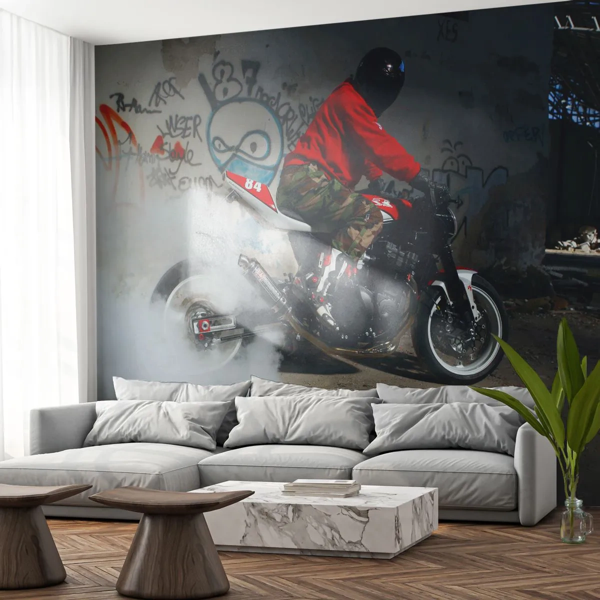 Fotomurali Premium Canvas - Un motociclista esegue una spettacolare derapata in un edificio abbandonato ricoperto di graffiti. - 100x70cm - Inseguimi! - Decorazione murale moderna per soggiorno e camera da letto ARTTOR