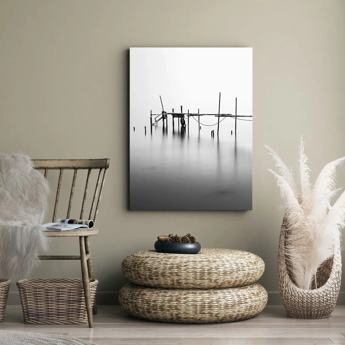 Quadro su tela - Stampe su Tela - Un molo bianco e nero immerso in un paesaggio nebbioso - 70x100cm - E se la luce non c'è? - Decorazione murale moderna per soggiorno e camera da letto ARTTOR