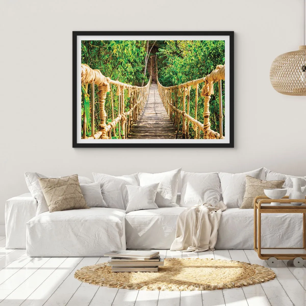 Poster in cornice nera - Un ponte sospeso in una foresta tropicale ricca di vegetazione - 70x50cm - Sospeso nel verde - Decorazione murale moderna per soggiorno e camera da letto ARTTOR