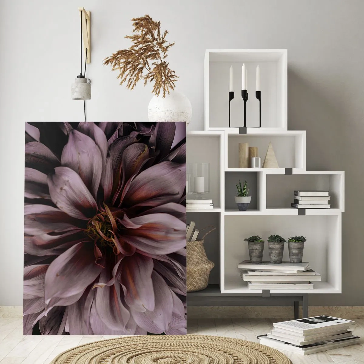 Quadro su vetro - Primo piano di un fiore scuro con petali viola e bordeaux - 50x70cm - Cuore d'aprile - Decorazione murale moderna per soggiorno e camera da letto ARTTOR