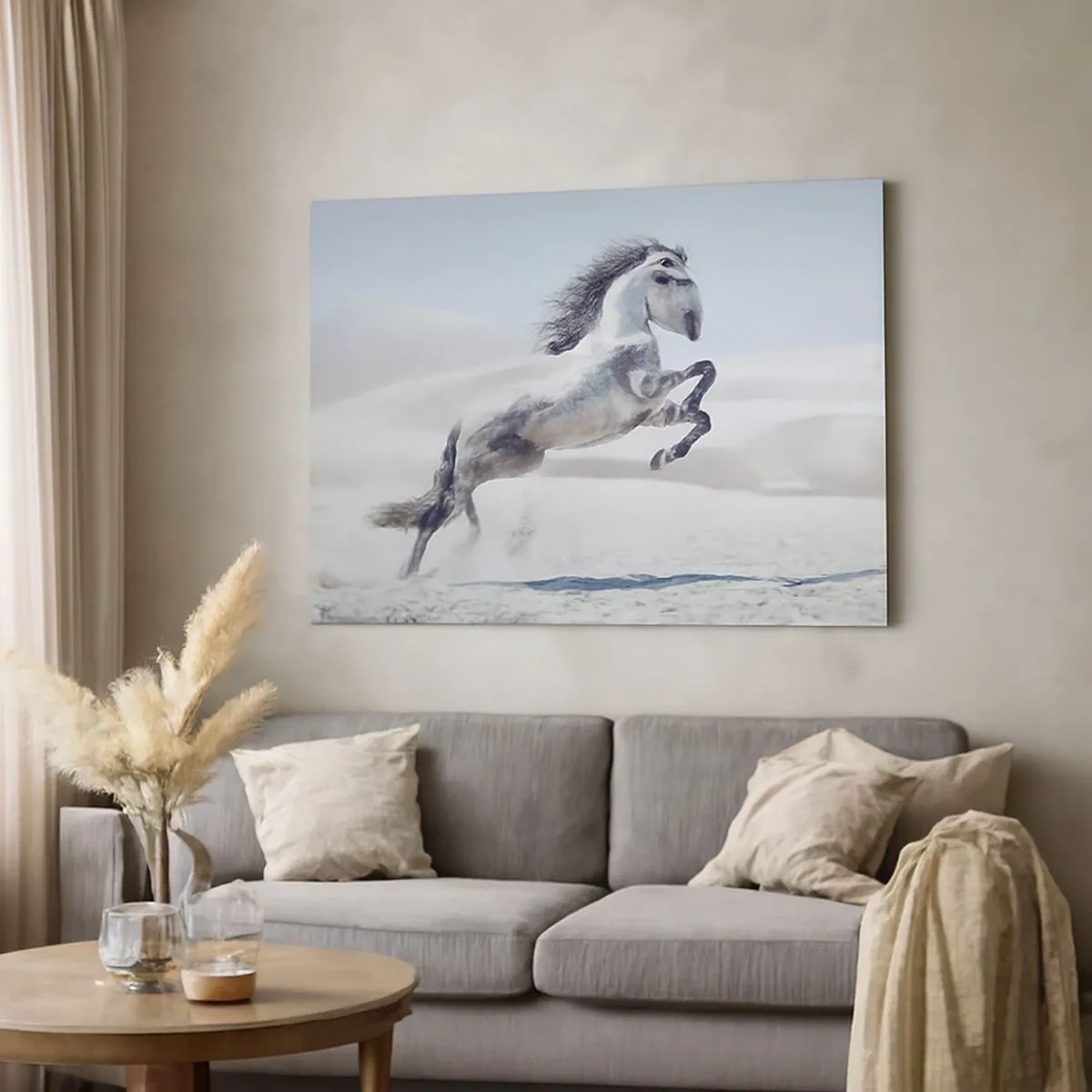 Quadro su tela - Stampe su Tela - Un cavallo bianco al galoppo sullo sfondo delle dune del deserto - 70x50cm - Il principe arabo - Decorazione murale moderna per soggiorno e camera da letto ARTTOR