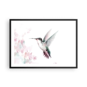 Poster in cornice nera - Un colibrì dai delicati colori pastello su uno sfondo di fiori - 70x50cm - Battito immobile - Decorazione murale moderna per soggiorno e camera da letto ARTTOR