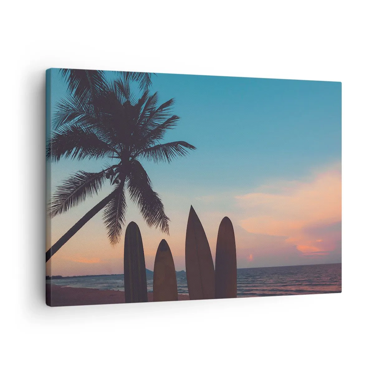 Quadro su tela - Stampe su Tela - Tavole da surf sullo sfondo di una palma e di un tramonto - 70x50cm - Domani anche ci divertiamo - Decorazione murale moderna per soggiorno e camera da letto ARTTOR