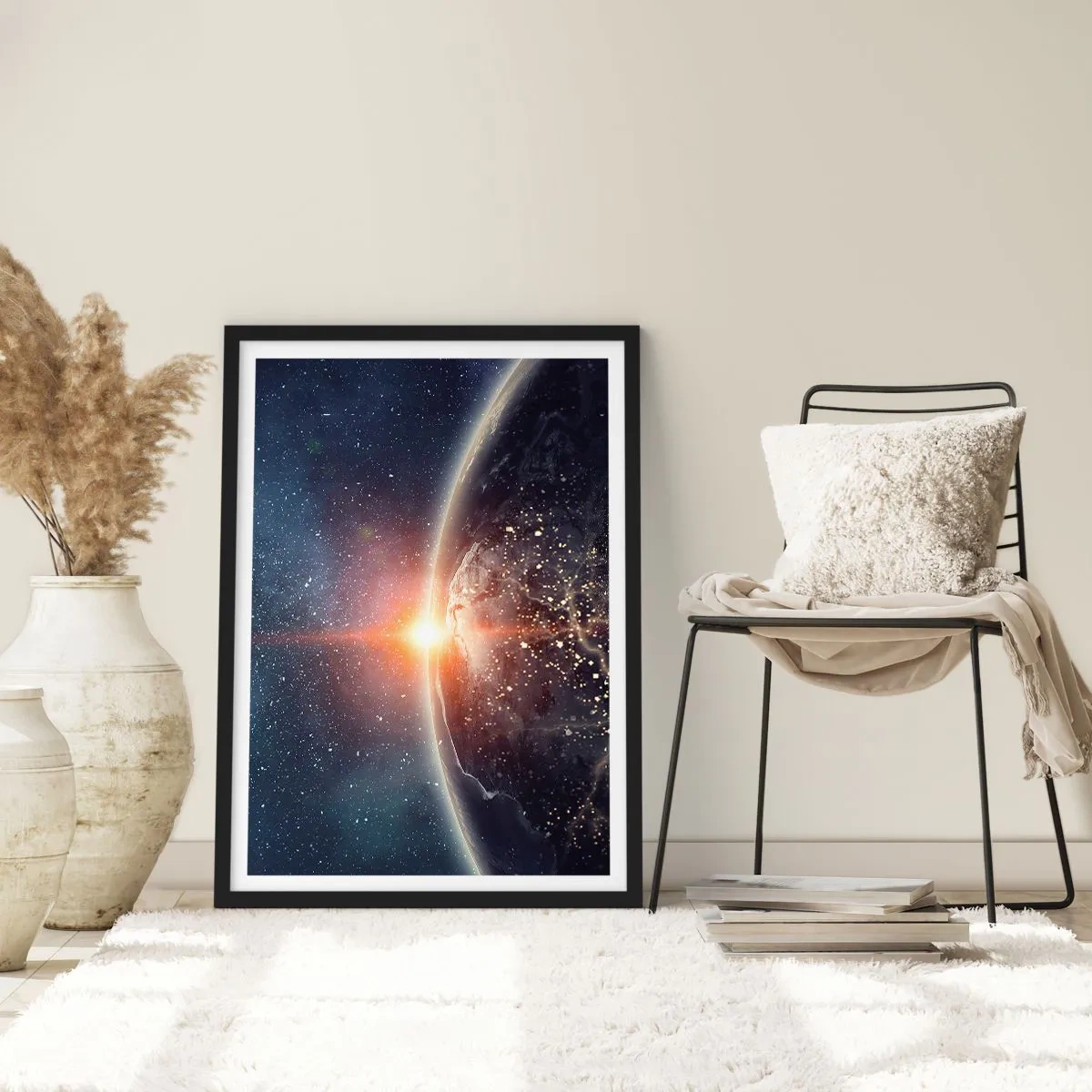Poster in cornice nera - La Terra dallo spazio illuminata dal sole nascente - 50x70cm - In una nuova prospettiva - Decorazione murale moderna per soggiorno e camera da letto ARTTOR