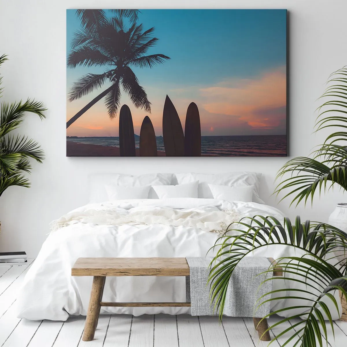Quadro su tela - Stampe su Tela - Tavole da surf sullo sfondo di una palma e di un tramonto - 120x80cm - Domani anche ci divertiamo - Decorazione murale moderna per soggiorno e camera da letto ARTTOR