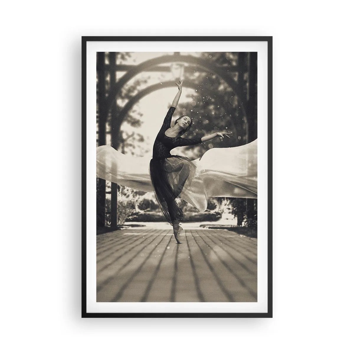 Poster in cornice nera - La danza dello spirito del giardino - 61x91 cm