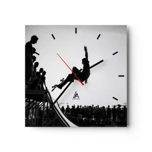 Orologio da parete - Orologio in Vetro - Scena di skateboard in bianco e nero su una rampa - 30x30cm - Protagonisti e spettatori - Decorazione murale moderna per soggiorno e camera da letto ARTTOR