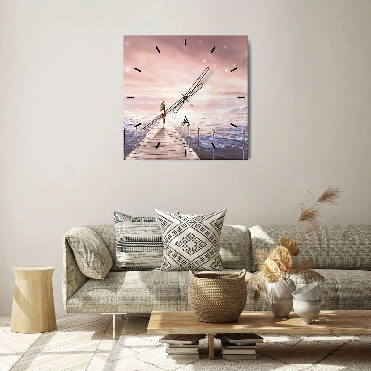 Orologio da parete - Orologio in Vetro - Una donna su un molo in una magica cornice al tramonto - 30x30cm - Alla luce del sogno - Decorazione murale moderna per soggiorno e camera da letto ARTTOR
