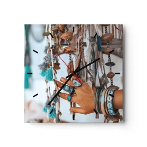 Orologio da parete - Orologio in Vetro - Una mano adornata con gioielli boho con decorazioni sullo sfondo - 30x30cm - Tesori locali - Decorazione murale moderna per soggiorno e camera da letto ARTTOR