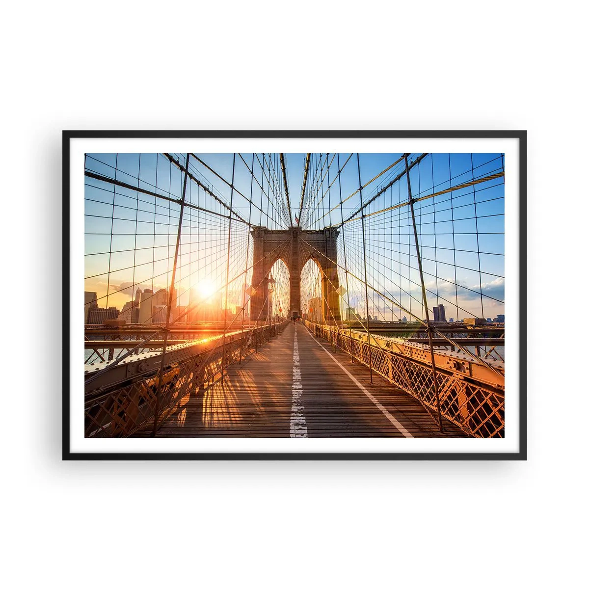 Poster in cornice nera - Il ponte alla luce del tramonto con vista sulla città - 100x70cm - Sul ponte d'oro - Decorazione murale moderna per soggiorno e camera da letto ARTTOR