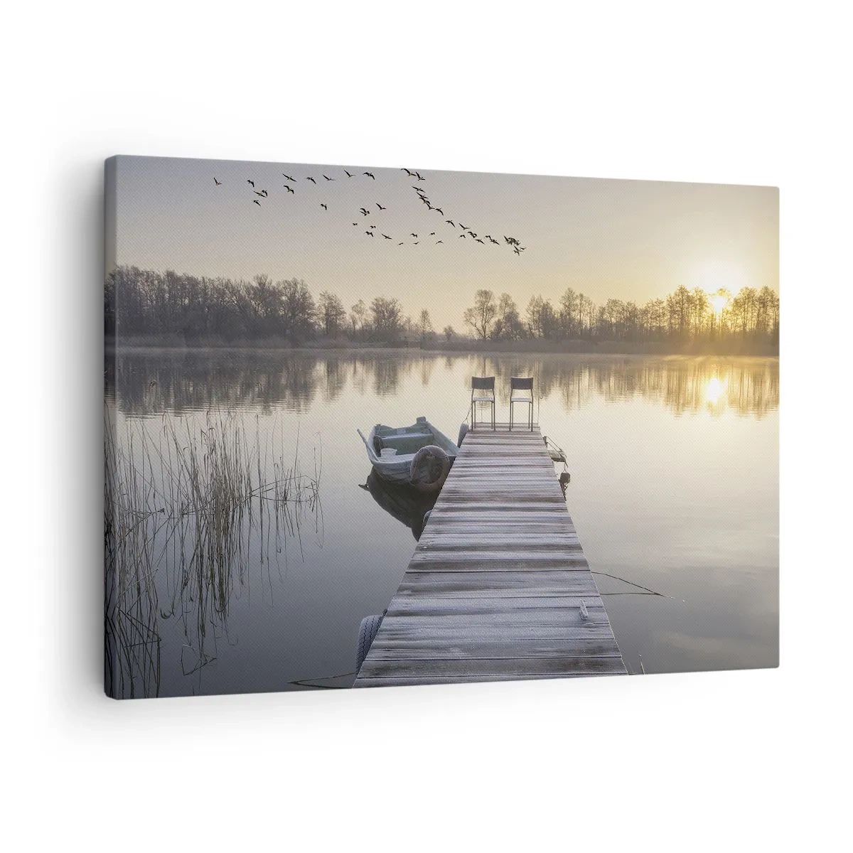 Quadro su tela - Stampe su Tela - Un molo sul lago al mattino con una barca e delle sedie - 70x50cm - Tornerò un giorno - Decorazione murale moderna per soggiorno e camera da letto ARTTOR