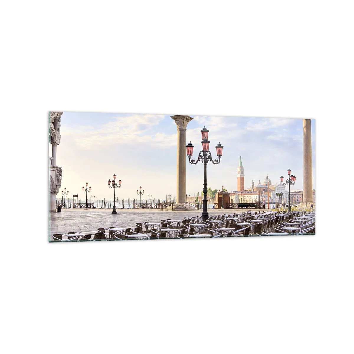 Quadro su vetro - Venezia, veduta della piazza con colonne e tavolini dei caffè - 120x50cm - Venite a tavola - Decorazione murale moderna per soggiorno e camera da letto ARTTOR