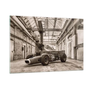 Quadro su vetro - Un'auto da corsa d'epoca in un capannone industriale - 120x80cm - Il riposo del vincitore - Decorazione murale moderna per soggiorno e camera da letto ARTTOR