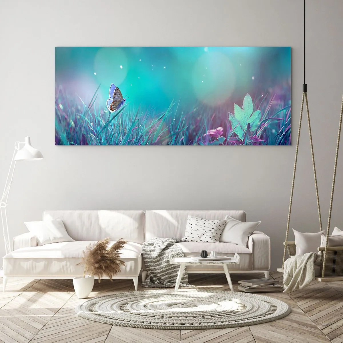 Quadro su vetro - Una farfalla sull'erba alla luce dei riflessi sfocati - 140x50cm - La vita segreta del prato - Decorazione murale moderna per soggiorno e camera da letto ARTTOR
