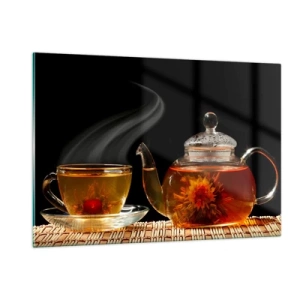Quadro su vetro - Una brocca di vetro e una tazza di tè con un fiore su uno sfondo nero - 120x80cm - La magia e l'arte del tè - Decorazione murale moderna per soggiorno e camera da letto ARTTOR