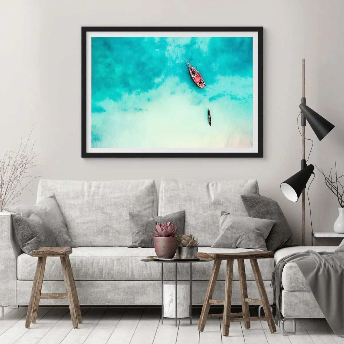 Poster in cornice nera - Barche sull'acqua turchese viste da una prospettiva a volo d'uccello - 70x50cm - Nelle spiagge di Zanzibar, quando c'è troppa acqua... - Decorazione murale moderna per soggiorno e camera da letto ARTTOR